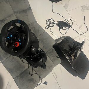 Logitech G290 racing steering wheel works perfectly